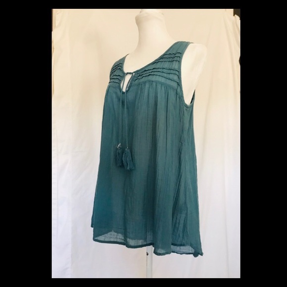 Top - Picture 2 of 7